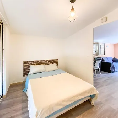 Проживание в семье Villa Zenith *